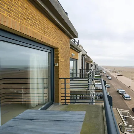 In With Stunning Sea View, Cleaning Included 아파트 *