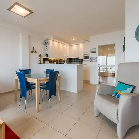 In With Stunning Sea View, Cleaning Included Apartmán Koksijde