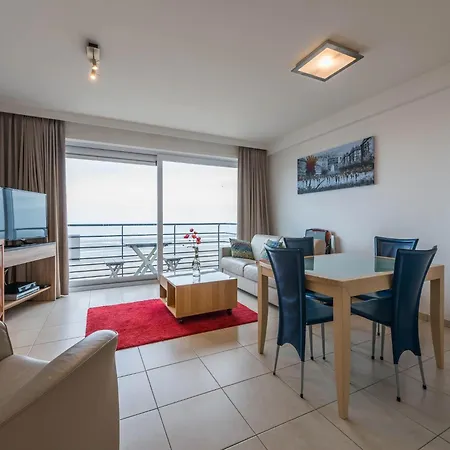 In With Stunning Sea View, Cleaning Included *