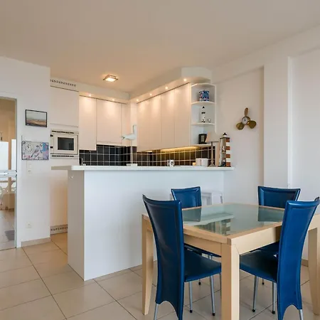 In With Stunning Sea View, Cleaning Included *