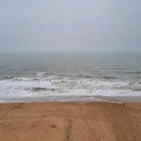In With Stunning Sea View, Cleaning Included 코크시데