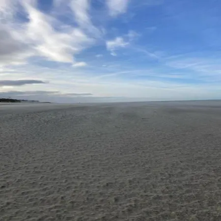 In With Stunning Sea View, Cleaning Included *